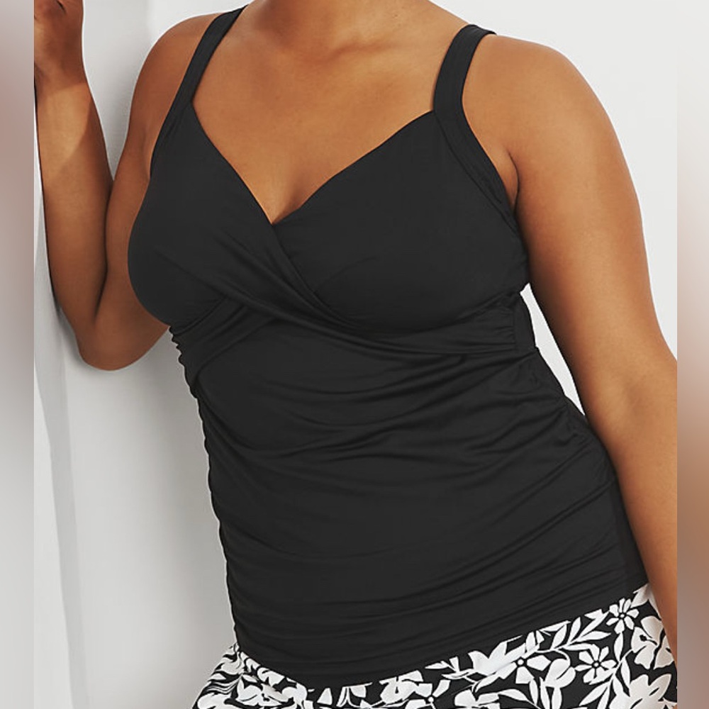 Women’s Lands’ End Black Tankini Swim Top, Flattering and sleek; New, size 20W
